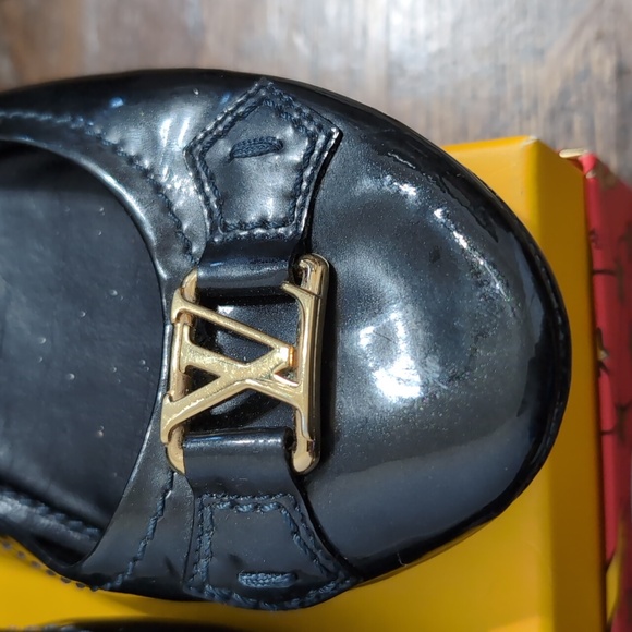 Louis Vuitton Flats - Picture 3 of 9